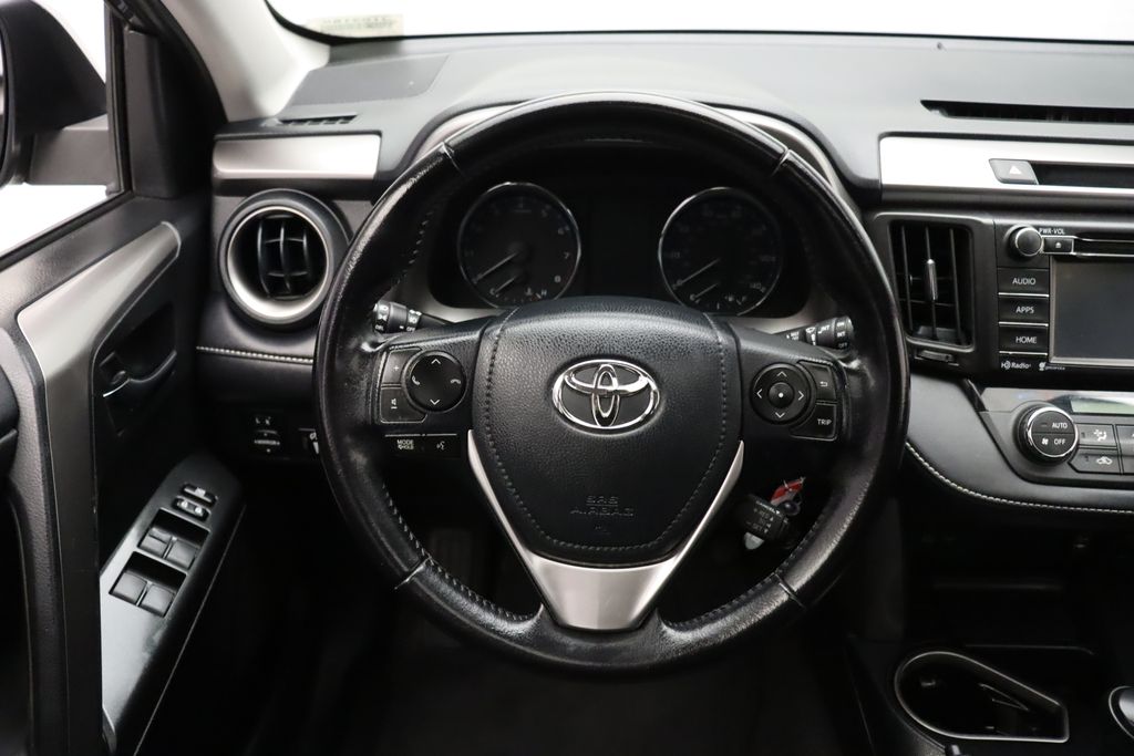 Thumbnail: 2016 Toyota RAV4 - 23