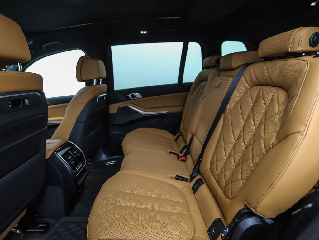 Thumbnail: 2026 BMW X7 - 22