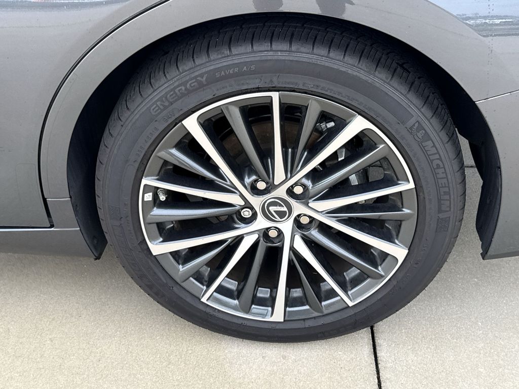 Thumbnail: 2025 Lexus ES - 31