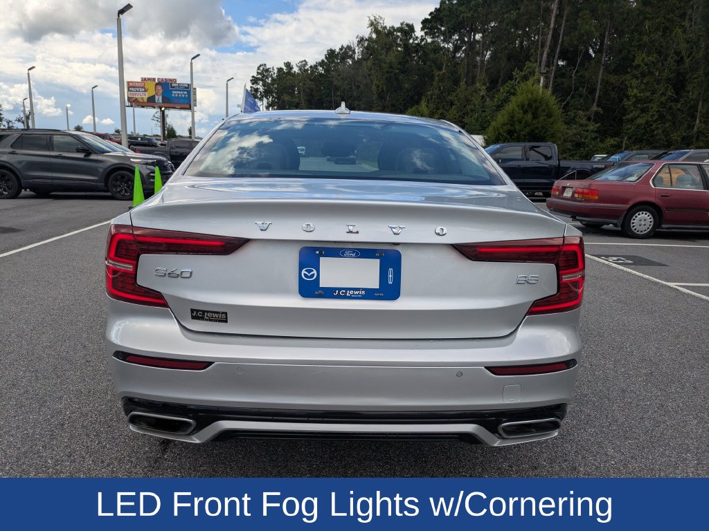 2022 Volvo S60 B5 Momentum