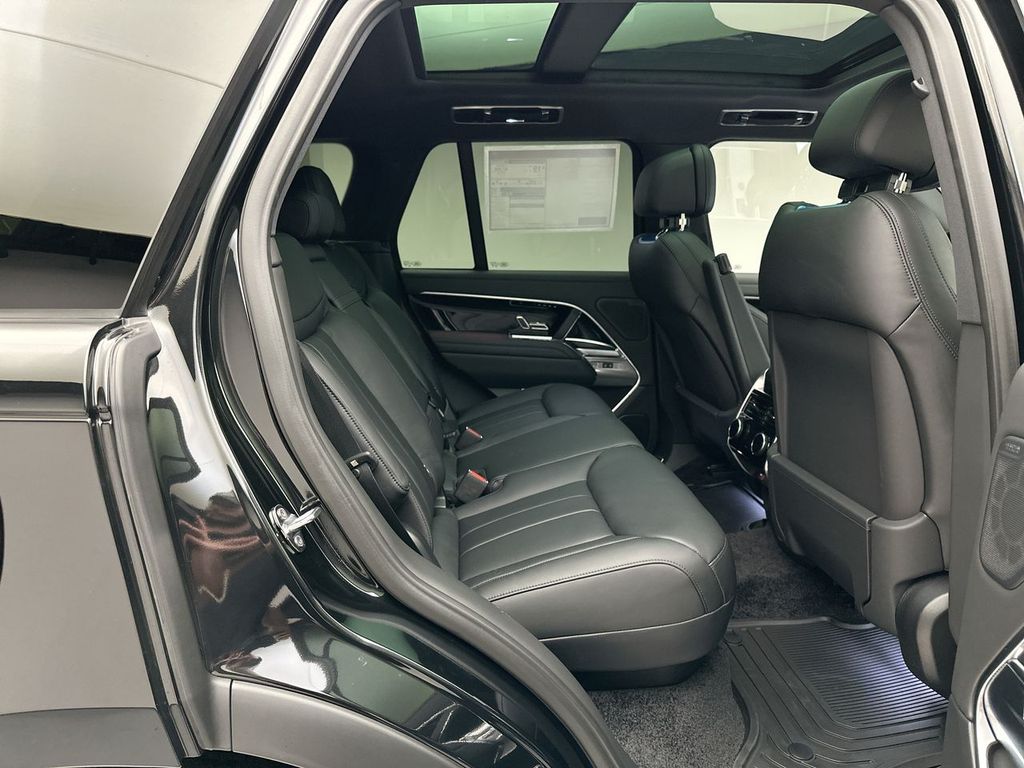 Thumbnail: 2025 Land Rover Range Rover - 6