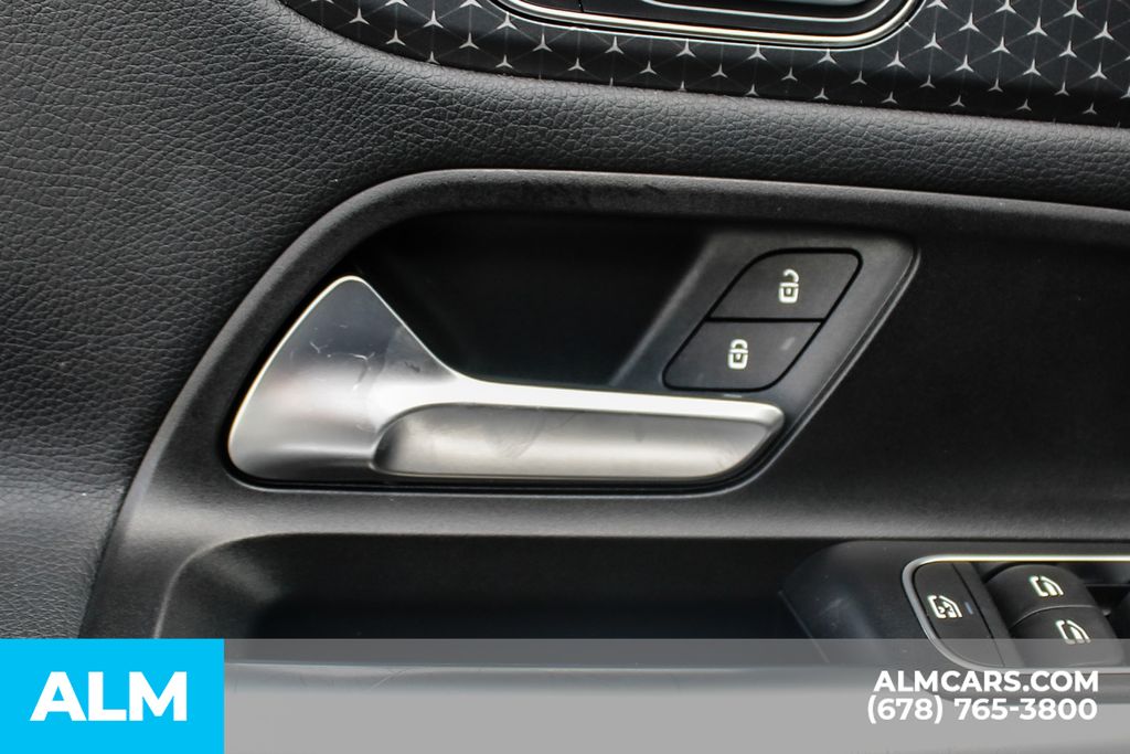 Used 2025 Black Mercedes-Benz GLA 250 image 39