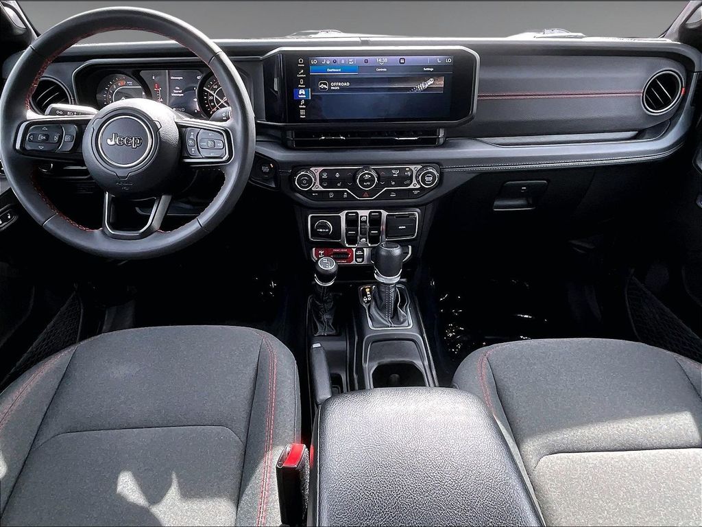 2024 Jeep Wrangler — photo 17