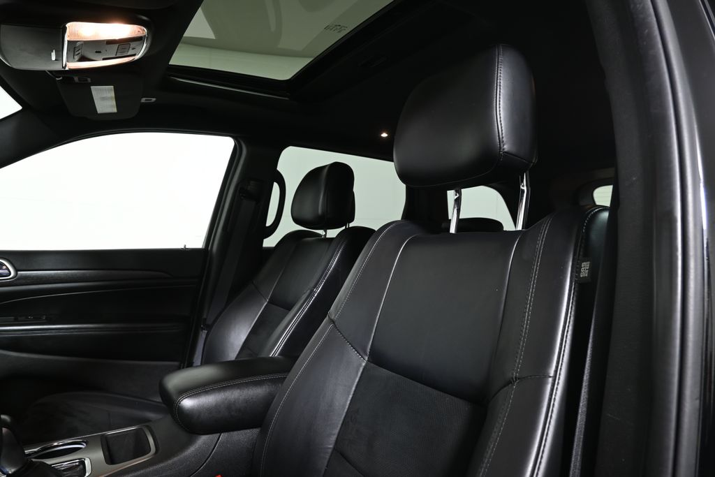 Thumbnail: 2018 Jeep Grand Cherokee - 14