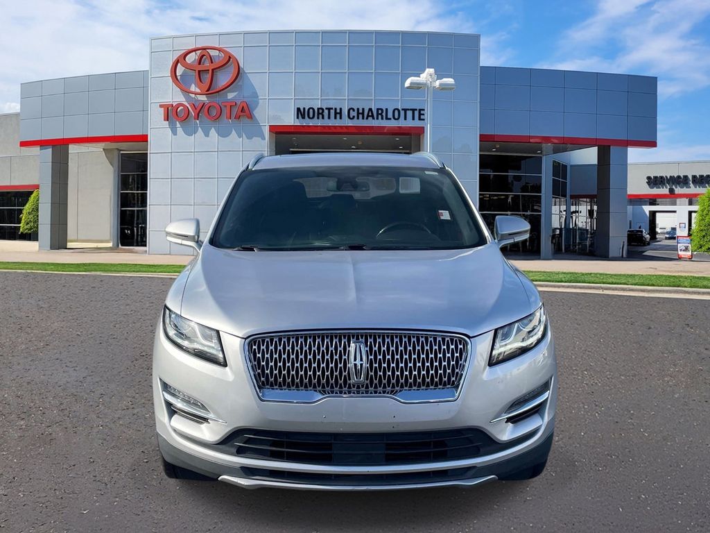 Used 2019 Silver Lincoln Reserve image 2