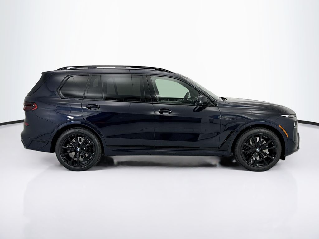 Thumbnail: 2027 BMW X7 - 4