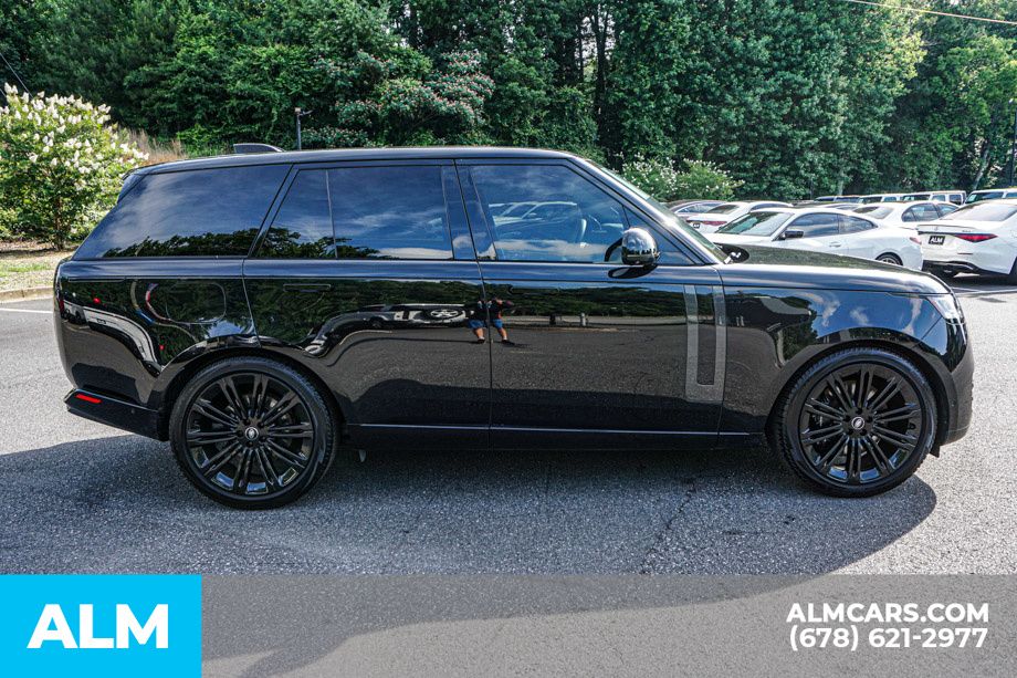 Used 2023 Black Land Rover SE image 9