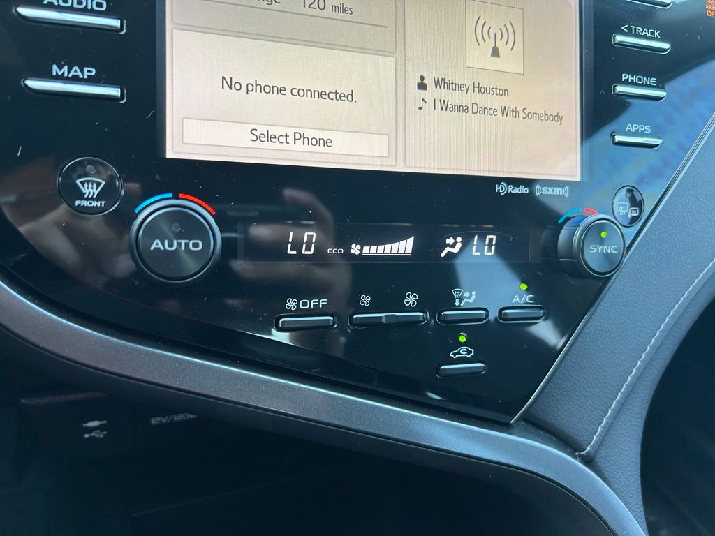 Thumbnail: 2019 Toyota Camry - 26
