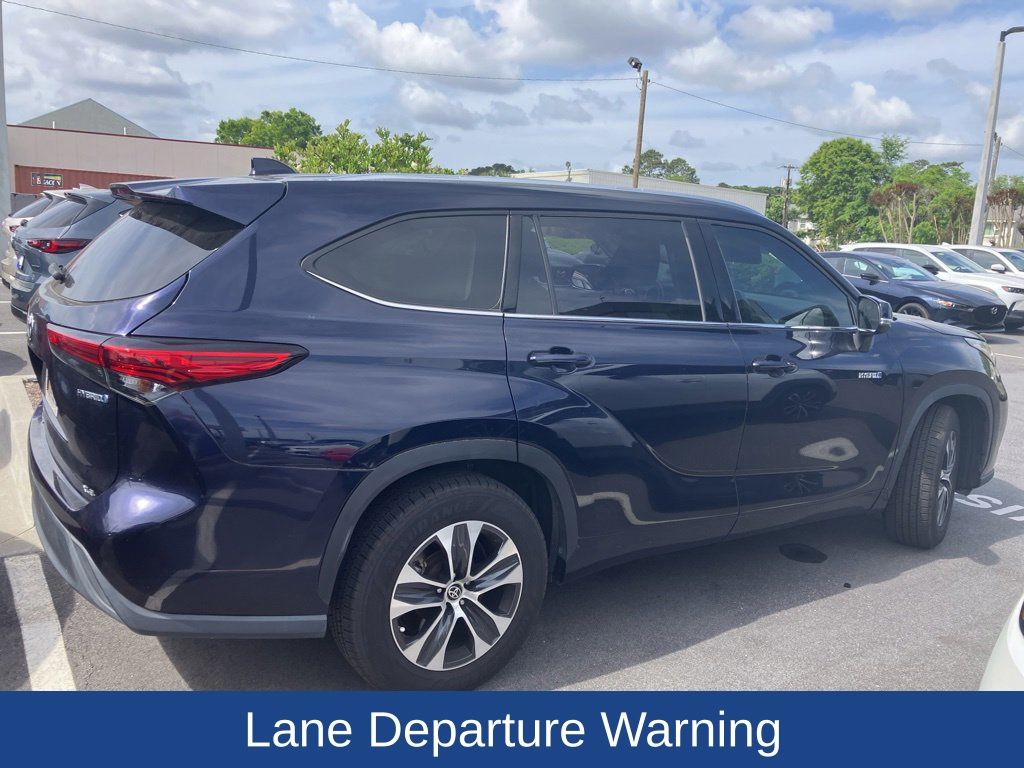 2020 Toyota Highlander Hybrid XLE