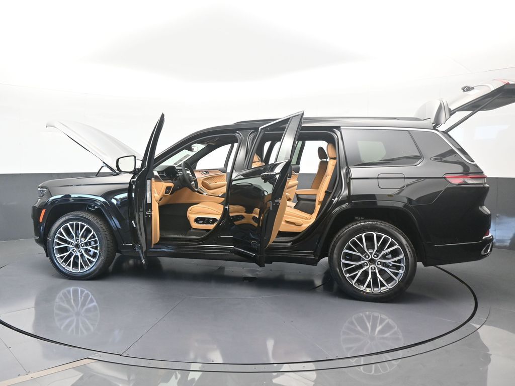 New 2025 Diamond Black Crystal Pearlcoat Jeep Summit image 73