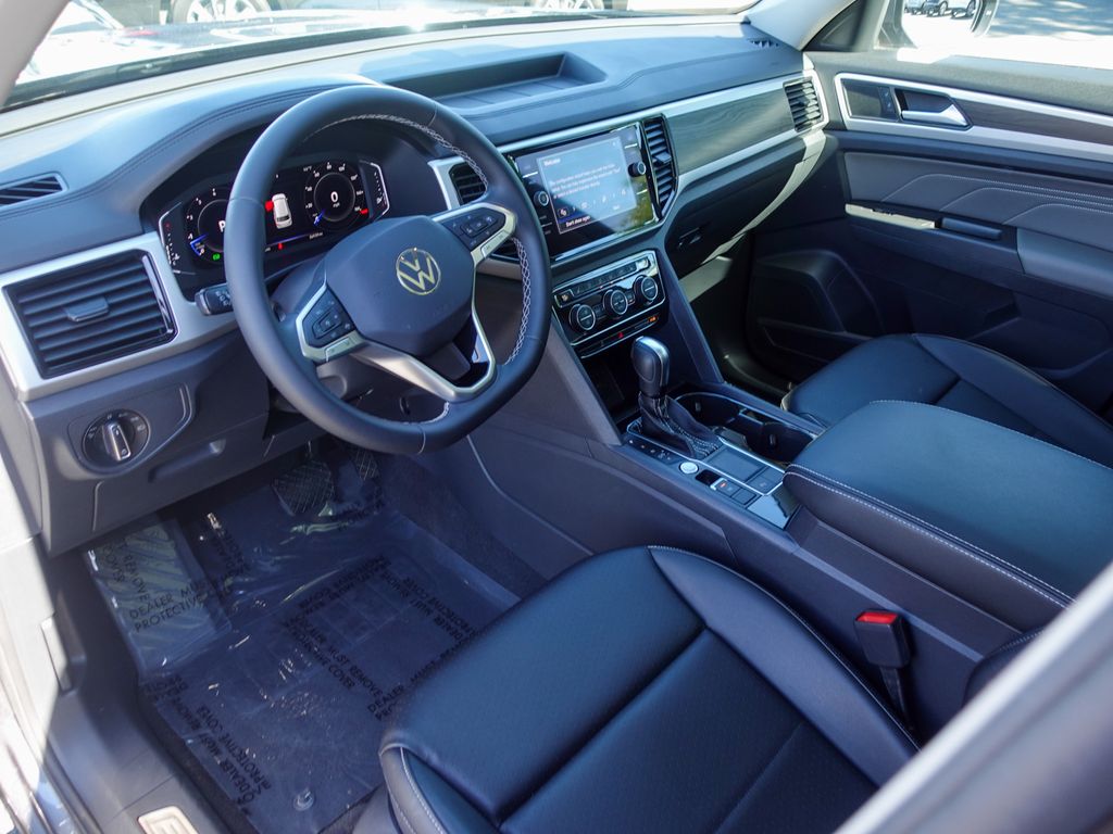 Used 2023 Gray Volkswagen 3.6L V6 SE w/Technology image 11