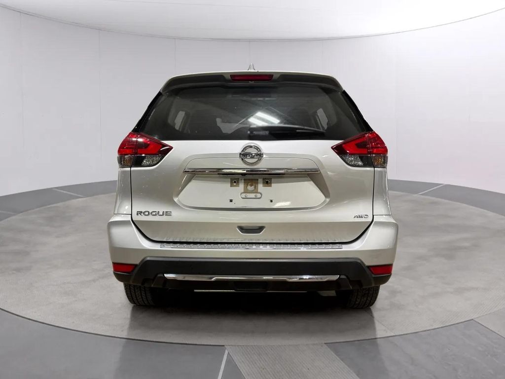 Used 2017 Brilliant Silver Nissan S image 4