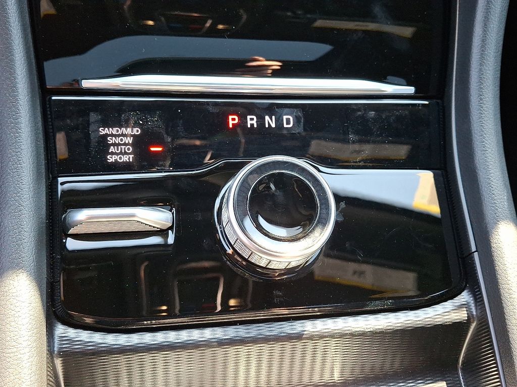2026 Jeep Grand Cherokee — photo 11