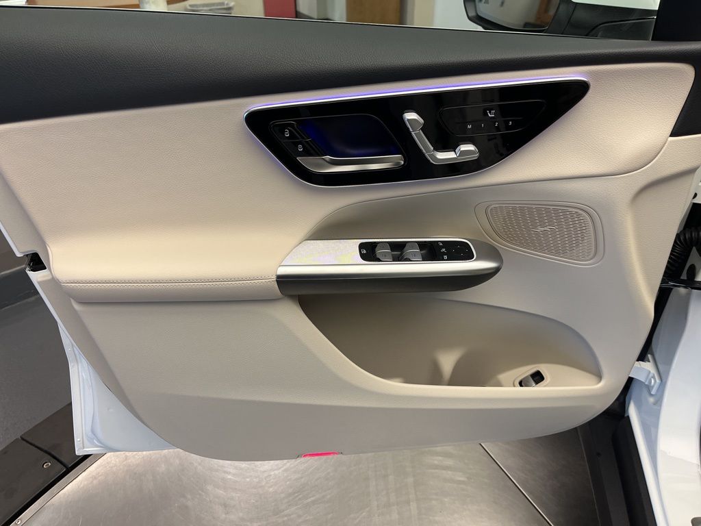 Thumbnail: 2026 Mercedes-Benz GLC - 11