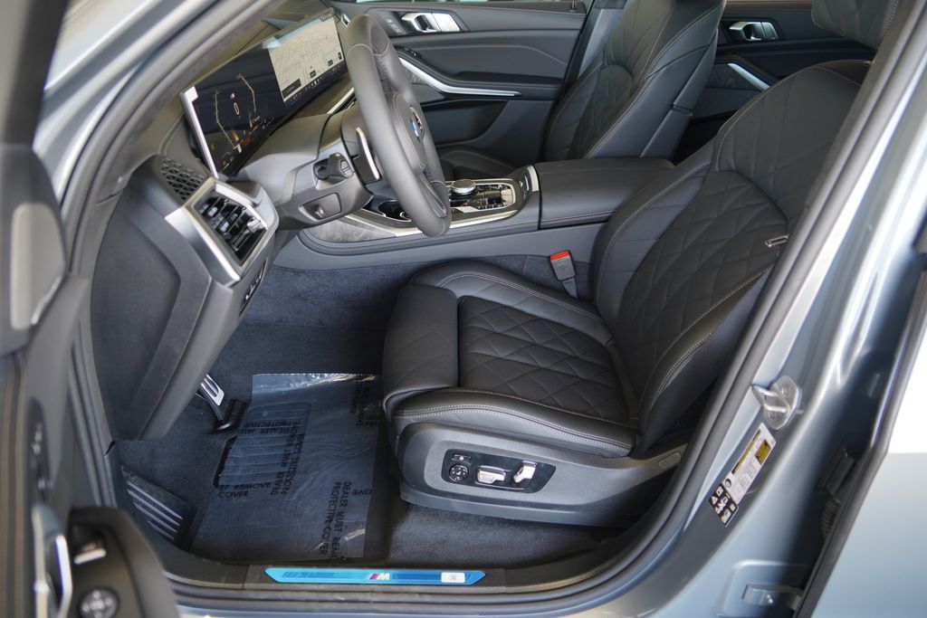 Thumbnail: 2027 BMW X7 - 10