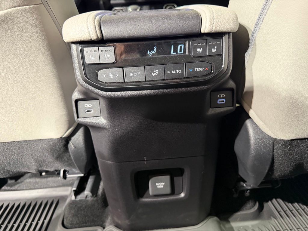 Thumbnail: 2026 Toyota Grand Highlander - 23