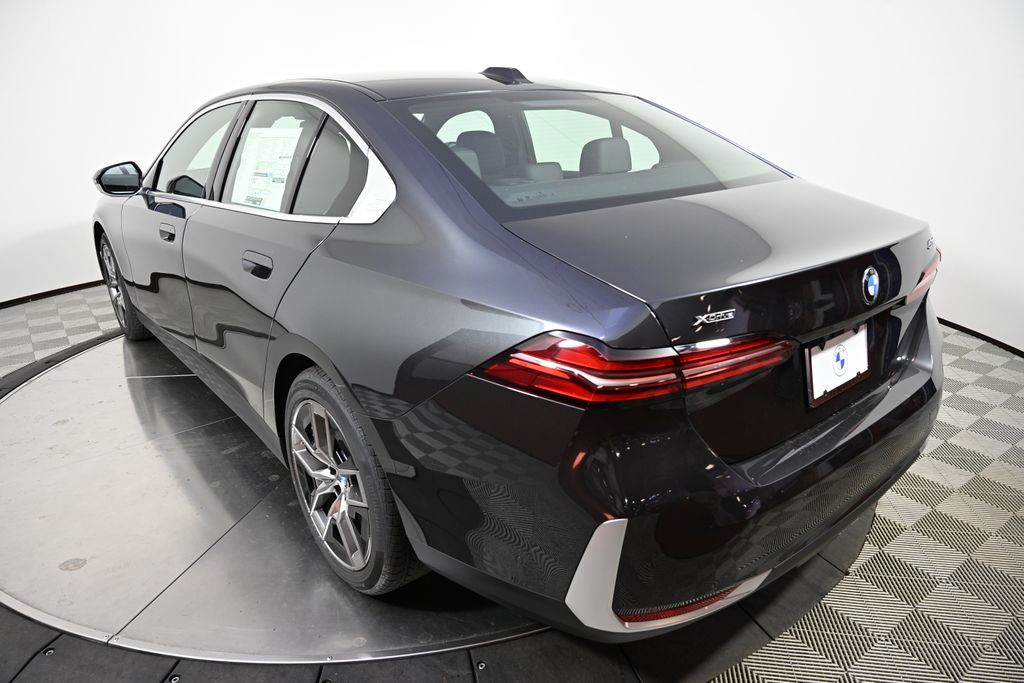 Thumbnail: 2026 BMW 5 Series - 3