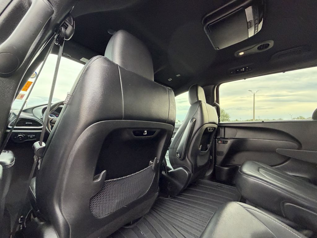 used 2019 Chrysler Pacifica car, priced at $15,392
