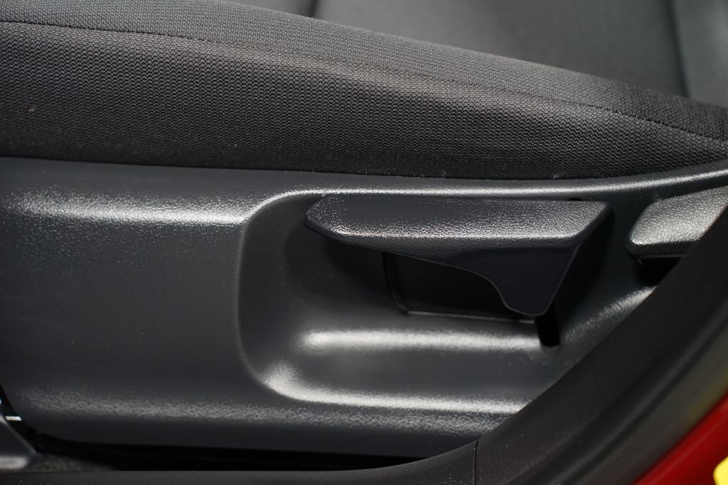 Thumbnail: 2025 Toyota Corolla - 30