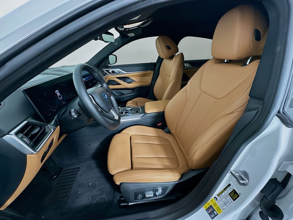 Thumbnail: 2023 BMW i4 - 21