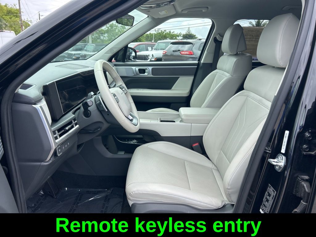 Used 2024 Black Hyundai SEL image 10