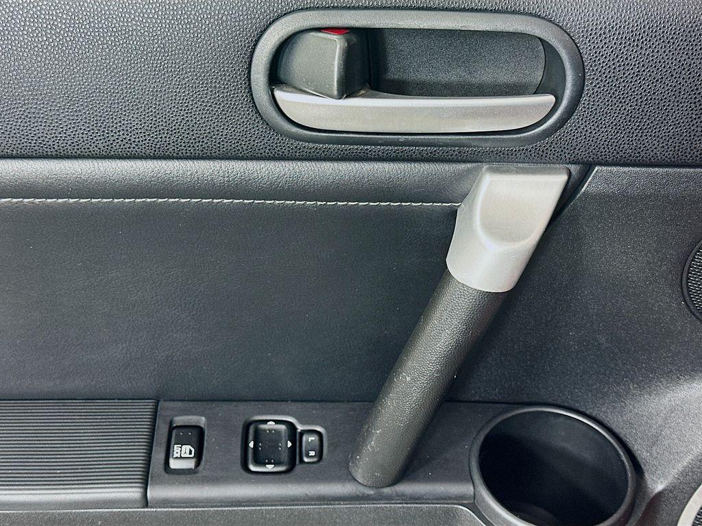 Thumbnail: 2006 Mazda MX-5 Miata - 16