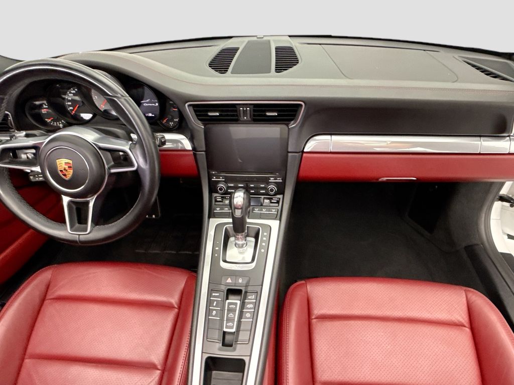 Thumbnail: 2019 Porsche 911 - 11