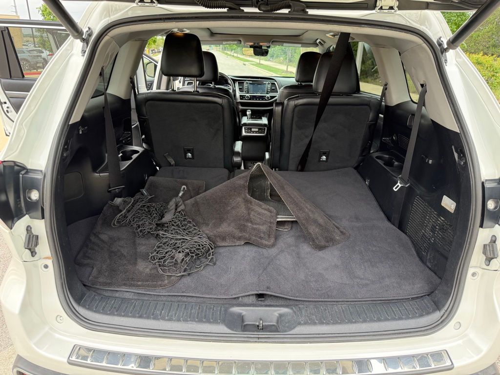 Thumbnail: 2018 Toyota Highlander - 28