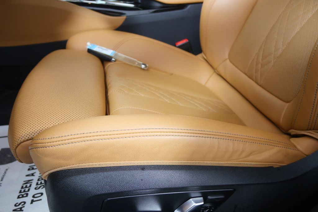 Thumbnail: 2023 BMW 5 Series - 10