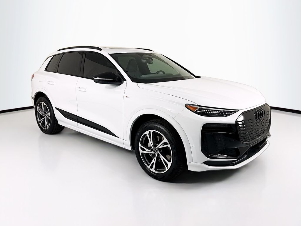 Thumbnail: 2027 Audi Q6 e-tron - 3