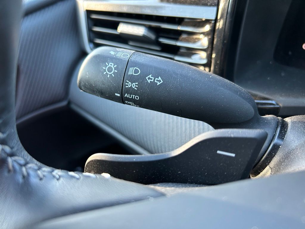 Thumbnail: 2025 Toyota Camry - 22