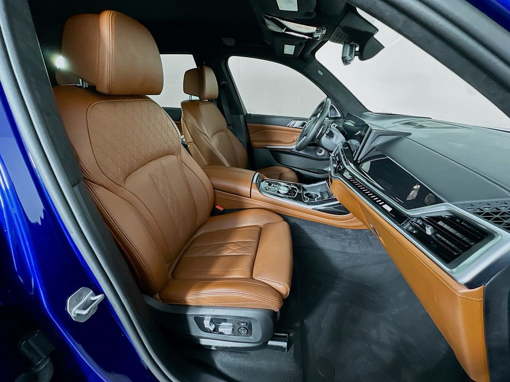 Thumbnail: 2024 BMW X7 - 30