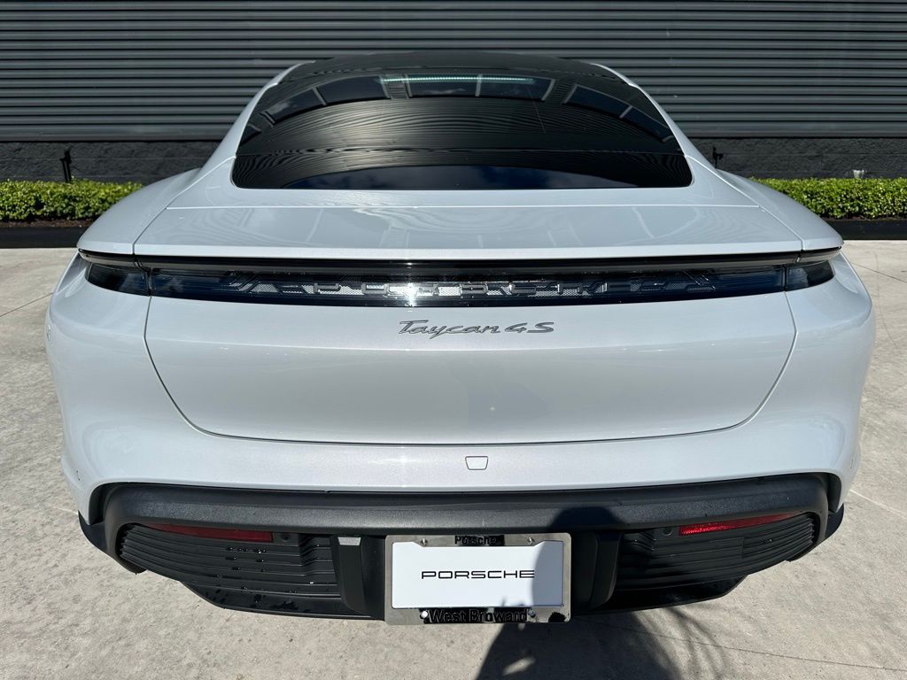 Thumbnail: 2022 Porsche Taycan - 12
