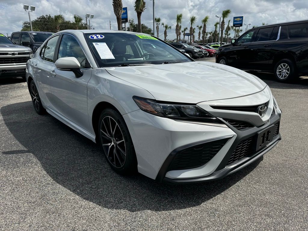 2022 Toyota Camry SE 10