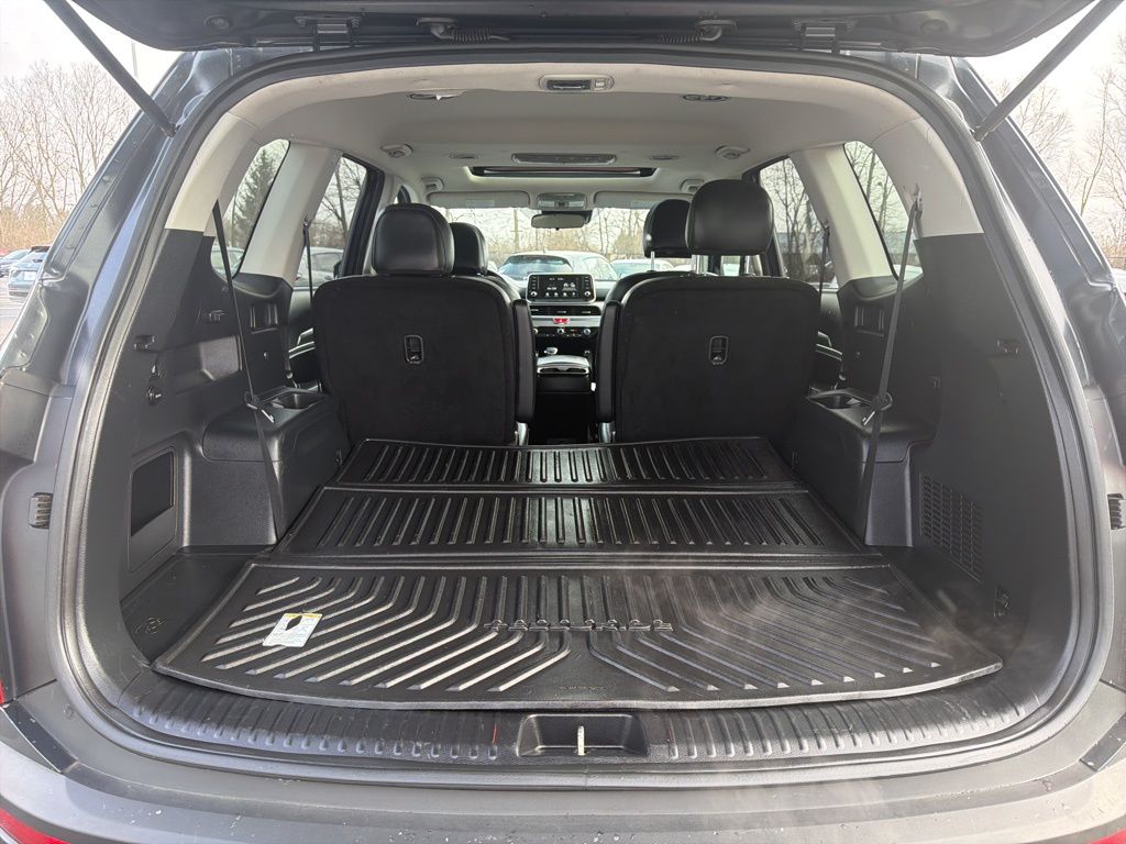 Thumbnail: 2020 Kia Telluride - 23