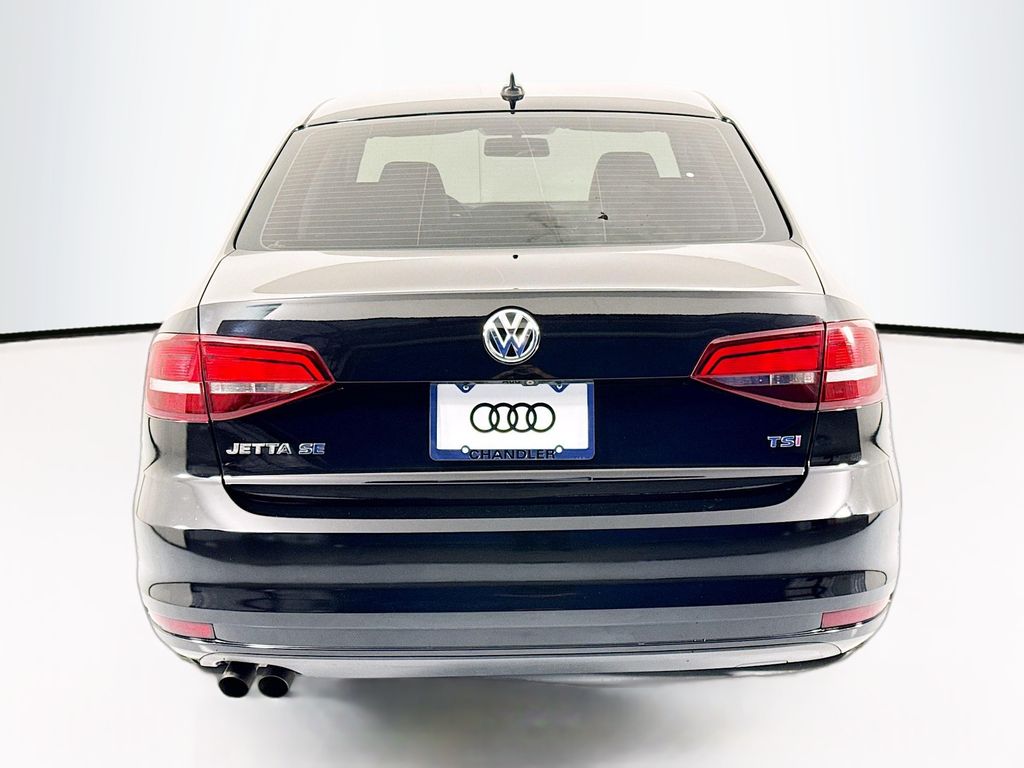 Thumbnail: 2017 Volkswagen Jetta - 6