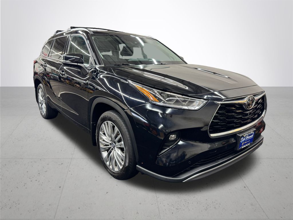 2023 Toyota Highlander Platinum