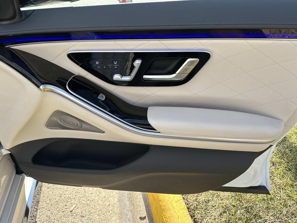 Thumbnail: 2024 Mercedes-Benz S-Class - 19