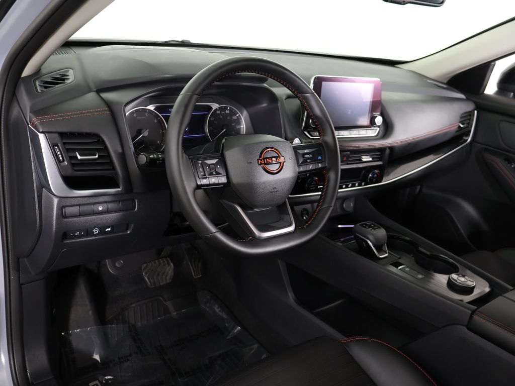 Used 2025 Gray Nissan Rock Creek image 27