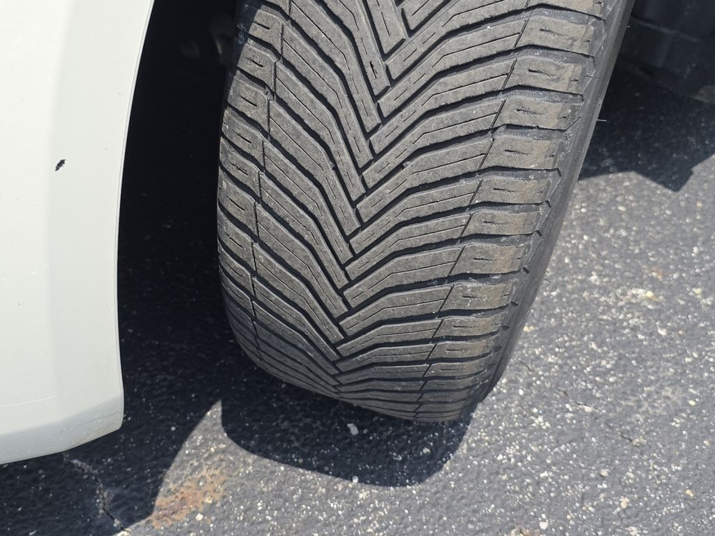Used 2016  Honda SE image 8