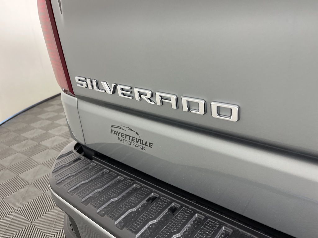 Thumbnail: 2026 Chevrolet Silverado 1500 - 21