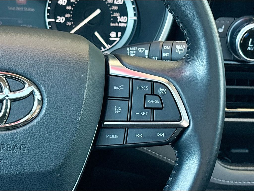 Thumbnail: 2020 Toyota Highlander - 12