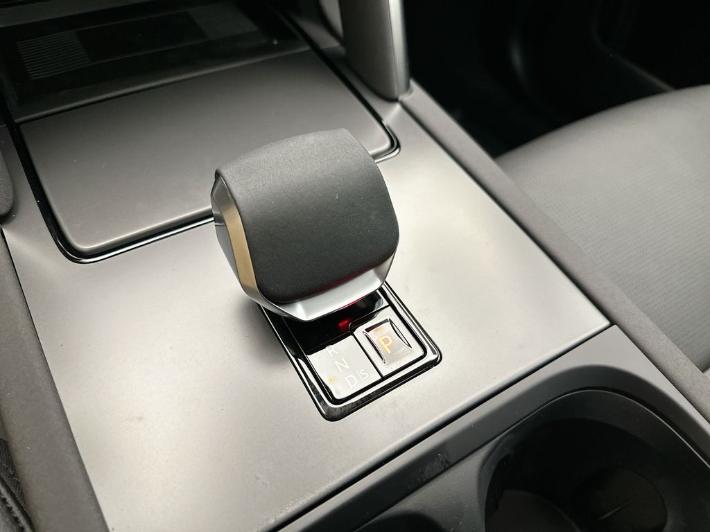 Thumbnail: 2025 Land Rover Discovery Sport - 9