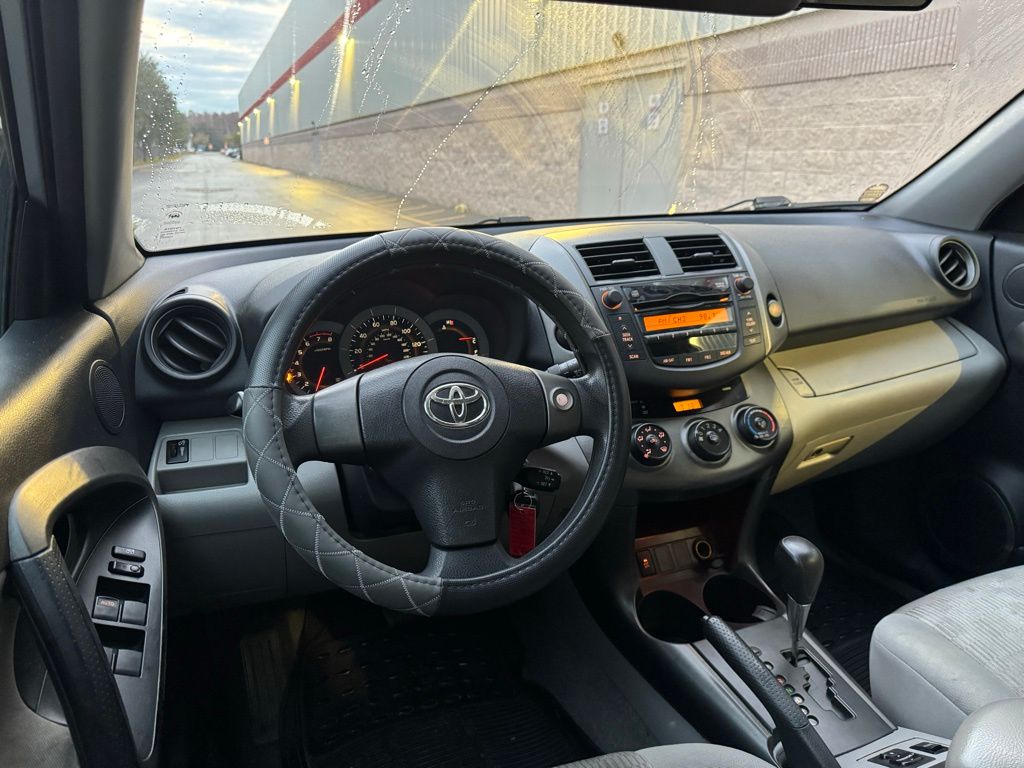 2011 Toyota RAV4  12