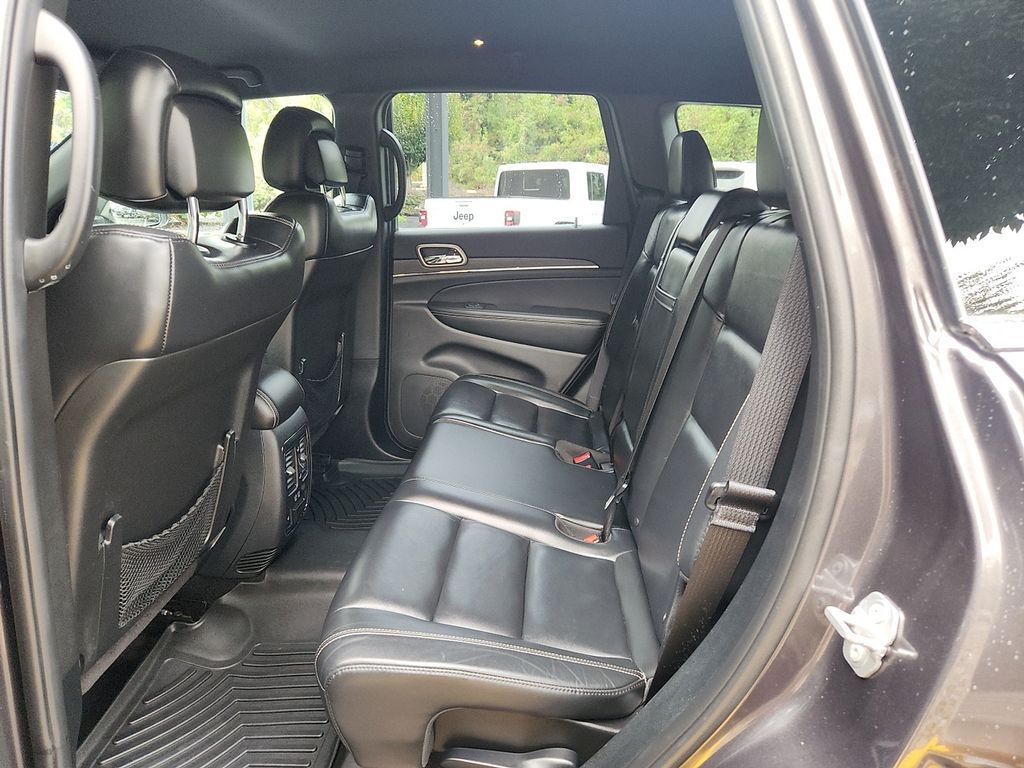 Thumbnail: 2017 Jeep Grand Cherokee - 10