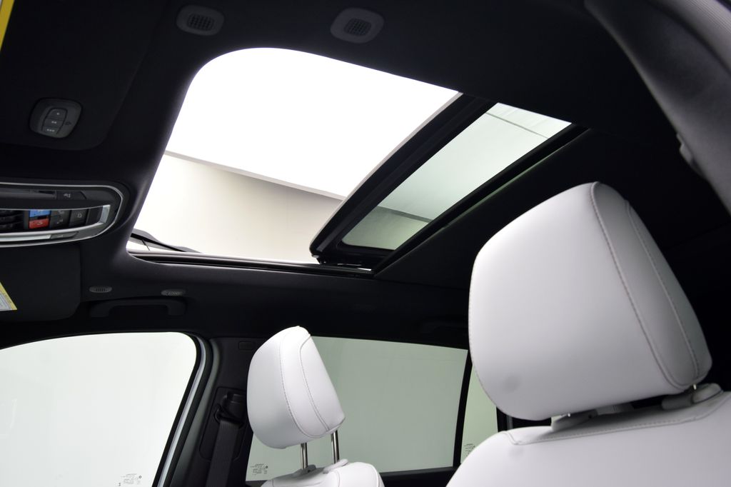 new 2026 Jeep Cherokee car, priced at $38,801