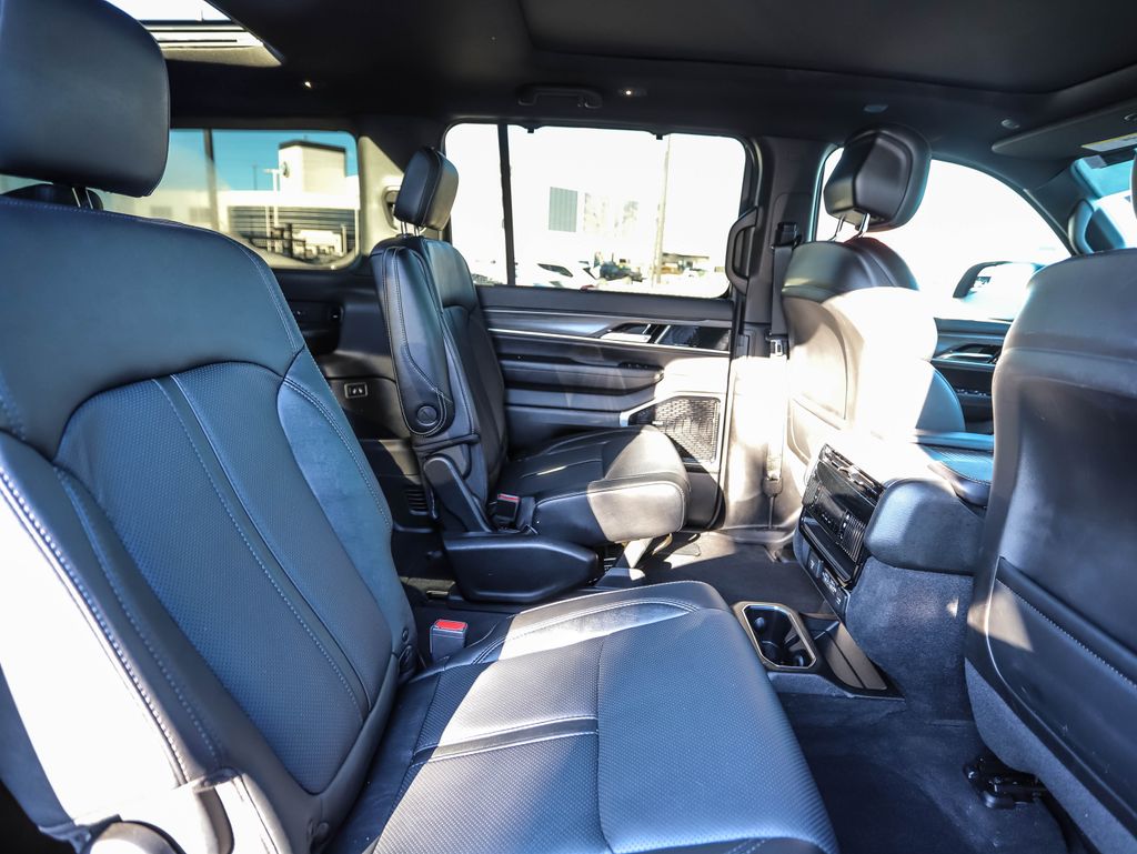 Thumbnail: 2023 Jeep Wagoneer - 30