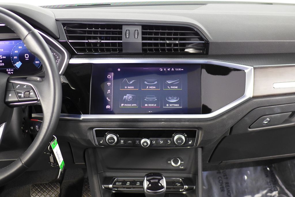 Thumbnail: 2022 Audi Q3 - 26