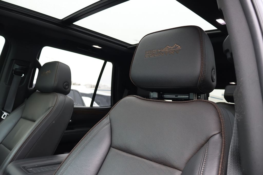 Thumbnail: 2022 Chevrolet Tahoe - 14