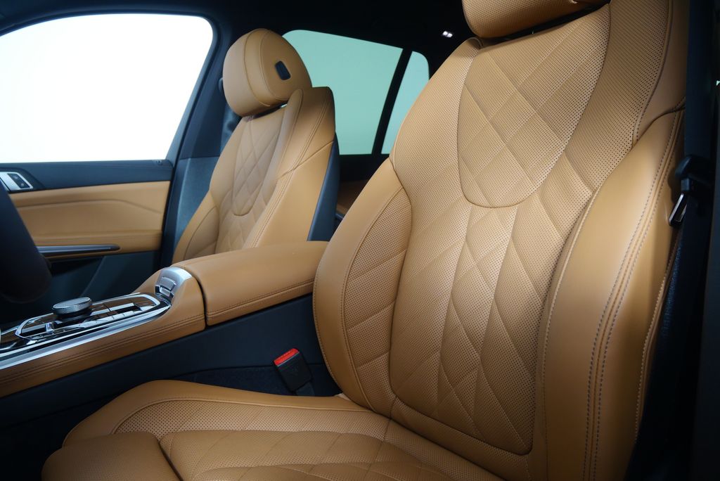 Thumbnail: 2026 BMW X5 - 10